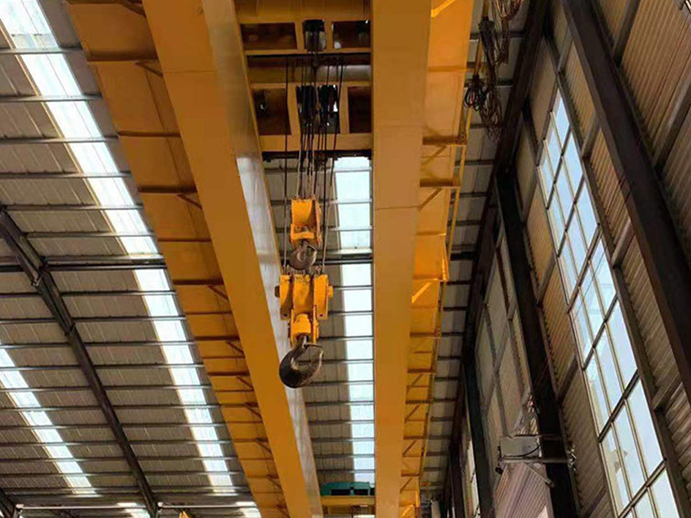 空间单梁桥式起重机